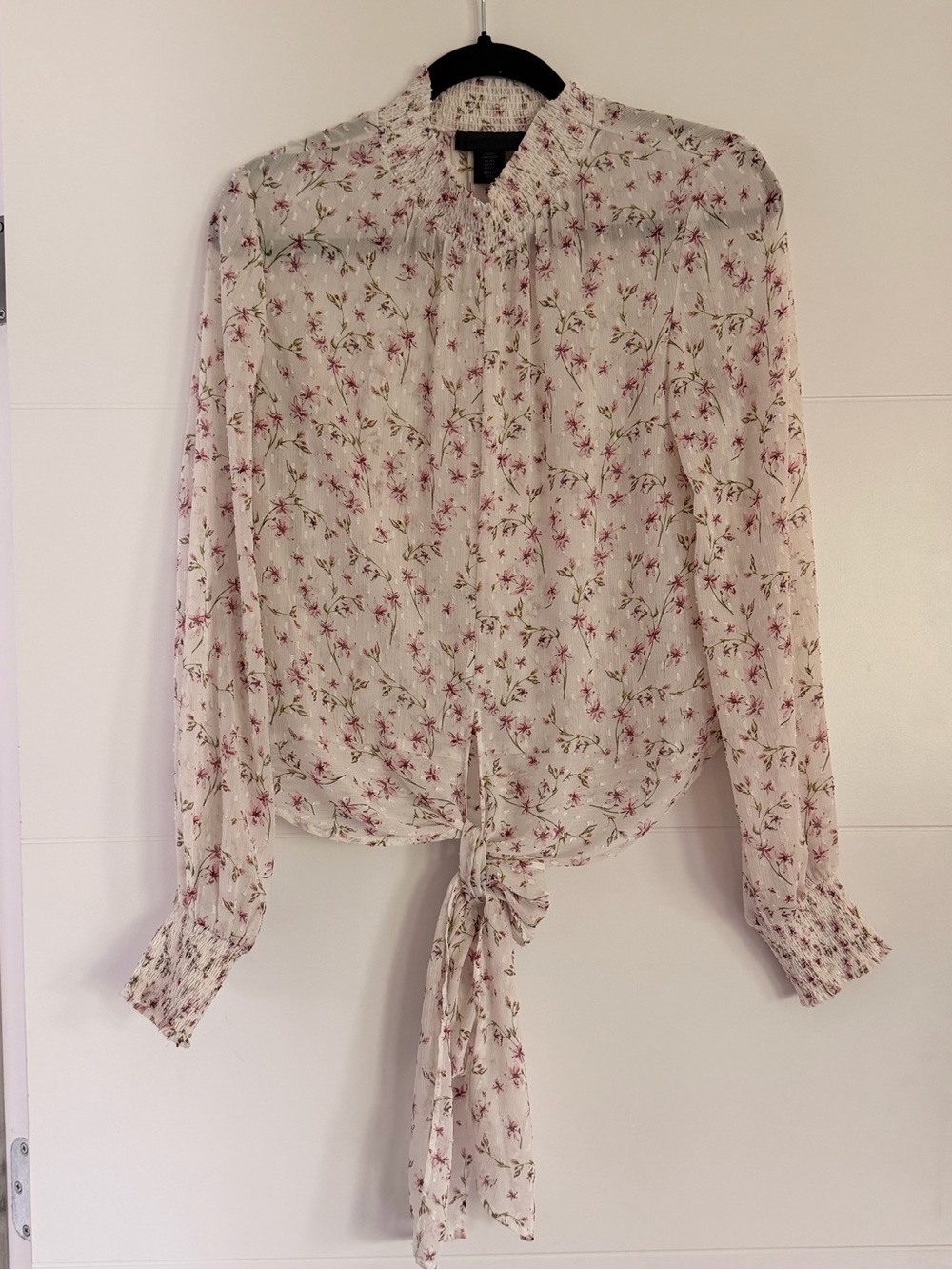 Maison Cinqcent Floral Swiss Dot Smocked Tie-Front Blouse – Ivory/Pink